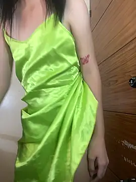 goddess_athena69 (Ask my age) - CUM IN PUBLIC