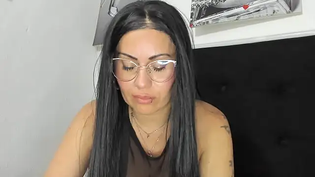 Tania_mature webcam