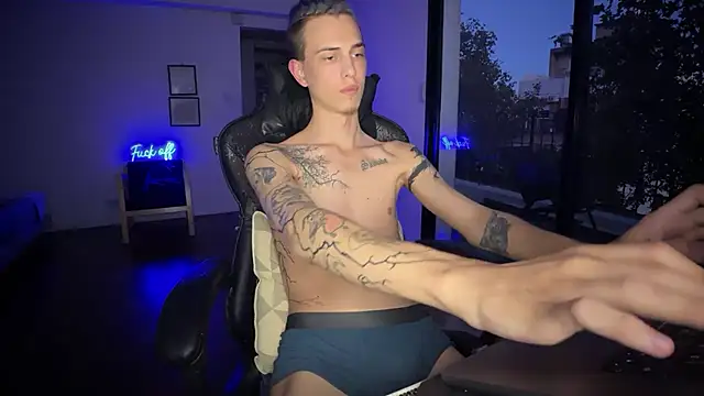 Den_BlueXx webcam
