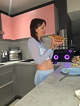 JuneLaFrenchie webcam