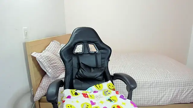 nina_pons webcam