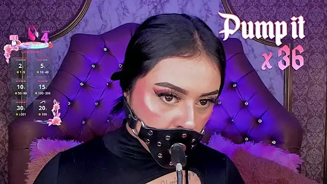 SoffiQueen webcam