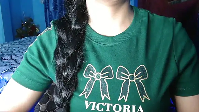 Cuteangle1 webcam