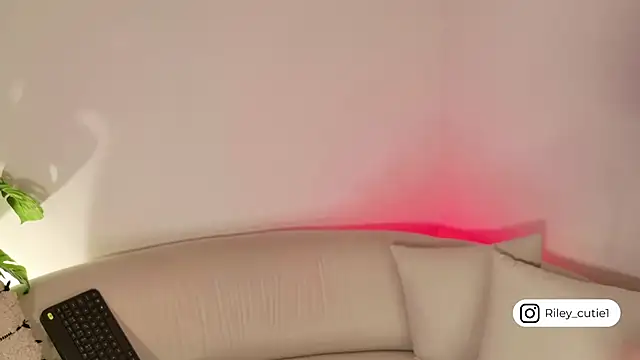 Cutie_Riley webcam