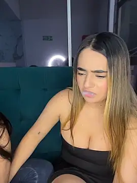Antonella_Julieta webcam