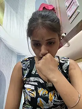 Naina11100 webcam