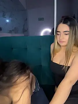 Antonella_Julieta webcam