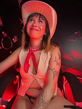 laila_ls (F young) - Show naked x5 min