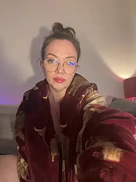 Webcam Model (FemDom_RubyKnightXXO)  is live.Free join now!