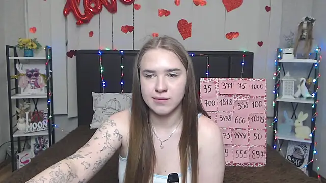 LauraHlot webcam