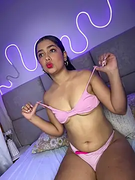Yiiraaa1 webcam