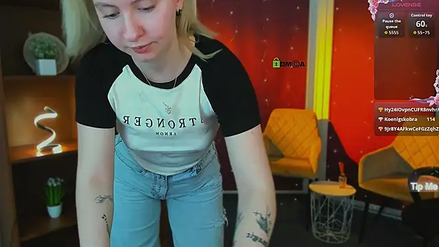 mila_glow1 webcam