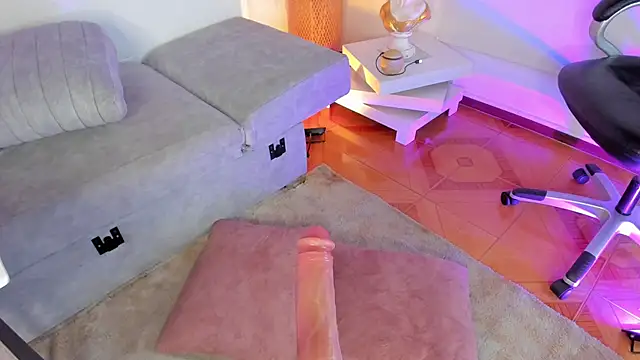 Amelie_Wine webcam