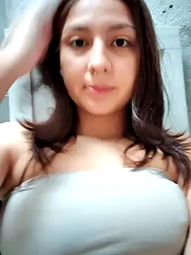 Webcam Model (Maiden-Hot)  is live.Free join now!