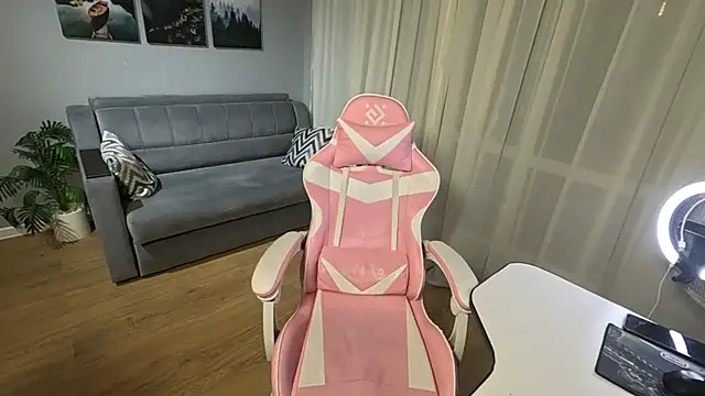 AliceFrost webcam