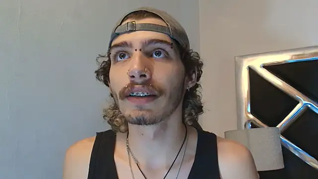 JojoBraando webcam