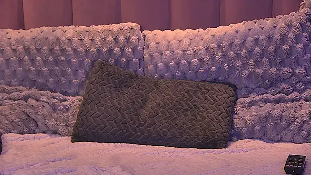 OlliviaRoss webcam
