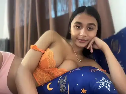 ur_ts_morenaxx (M twink) - am i not not pretty to be ignored?