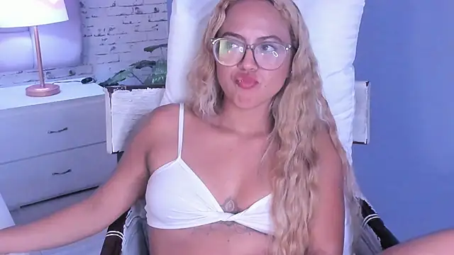 CristyBloom webcam