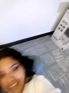 Amapola_Renaldi webcam