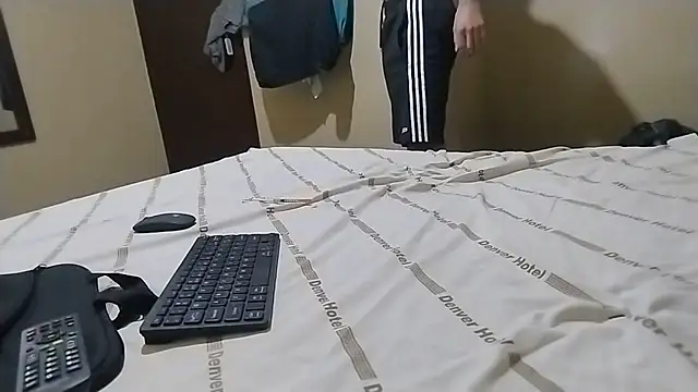 MidnightCamboy webcam