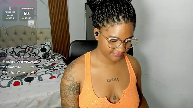 ZahraRose webcam
