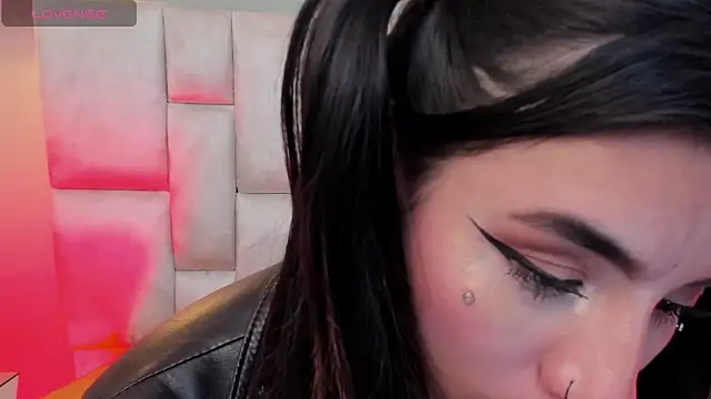 mia_jagger webcam