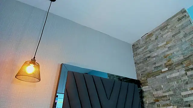 LUCIA_KHAN webcam