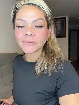 tabata_monroee webcam