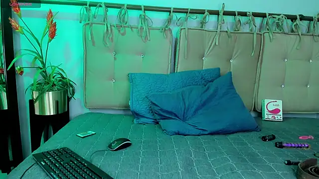 alma_rose_ webcam