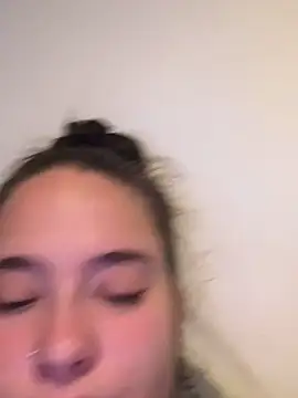 Poppylooloo webcam