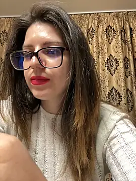 NadiraNoor webcam
