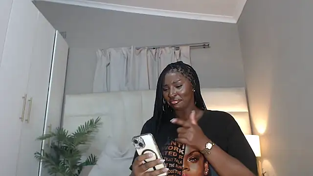 naughtyblackdolie webcam