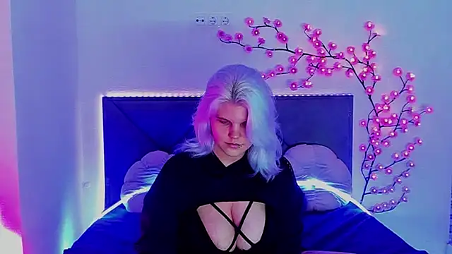 JoannLowe webcam