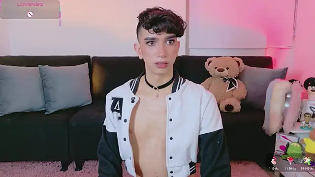 jamess_brown (Ask my age) - You look so cute and sexy today, James