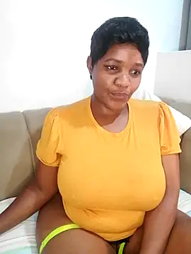 ChubbyBitch26 webcam