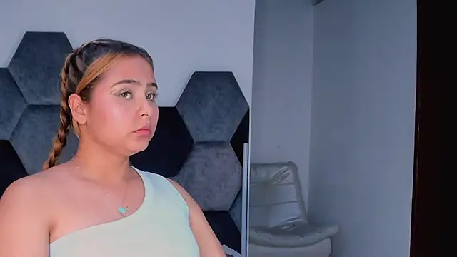 MikaelaStone webcam