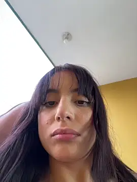 Webcam Model (Mia_fiire)  is live.Free join now!
