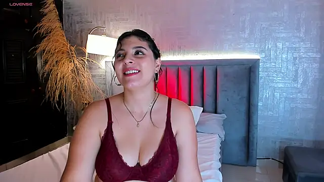 MiiaGreys webcam