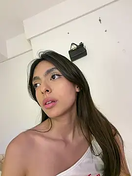 ZaraLuuv webcam