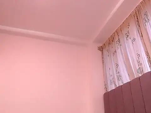 saara_johnson496 webcam