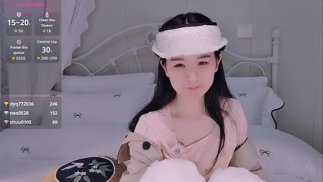 美女BingLin-在线直播