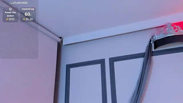 Tiffany_Low webcam