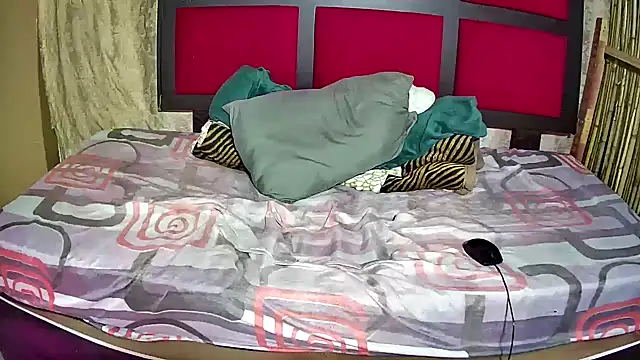 Exotic_FreakyQueen webcam