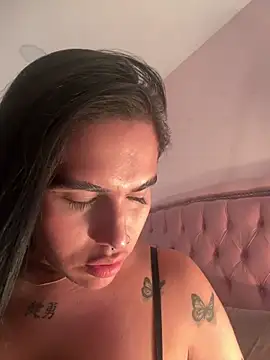 Bella__Wood webcam