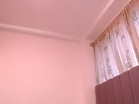 saara_johnson496 webcam