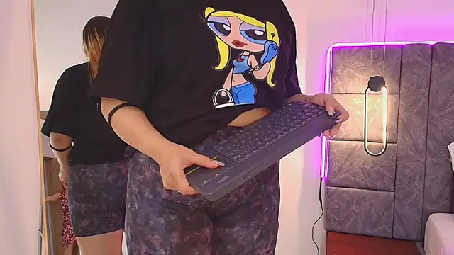 Dakota_Megan_69 webcam