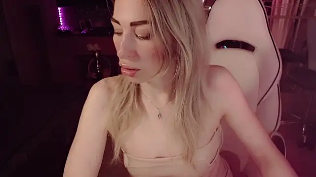 AnnieGOld_ webcam