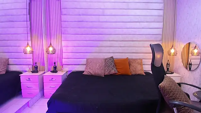 VictoriaaBlair webcam