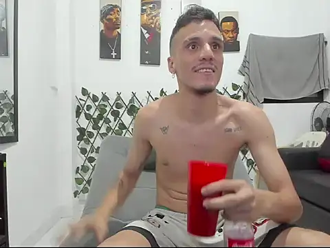 Latins_Boss webcam